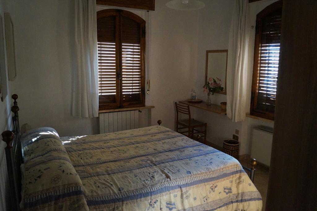 Il Pozzo Della Citerna Hotel คาสเตลนูโอโว เบราร์เดนกา ห้อง รูปภาพ